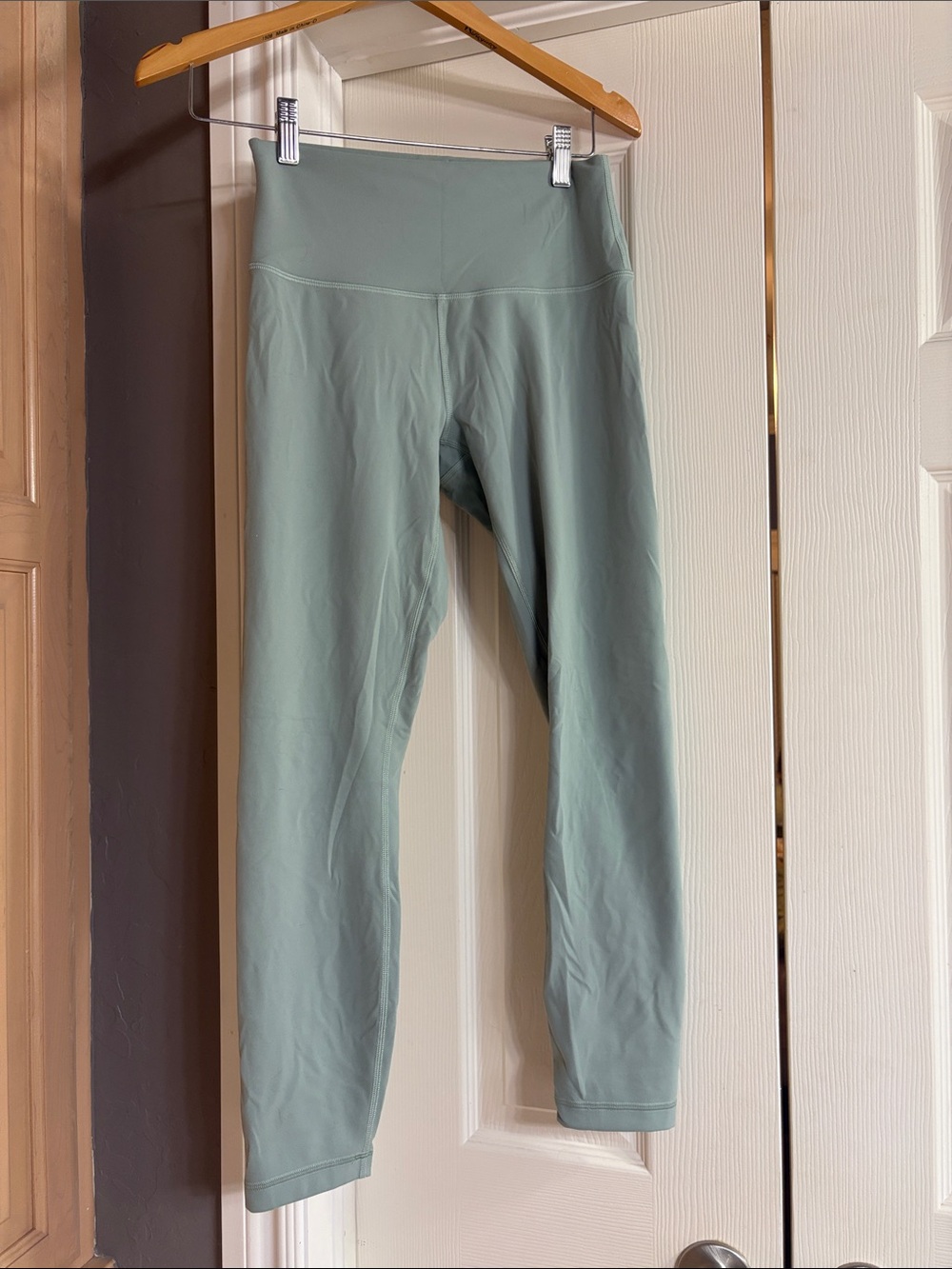 Lululemon Wunder Train Contour fit leggings
